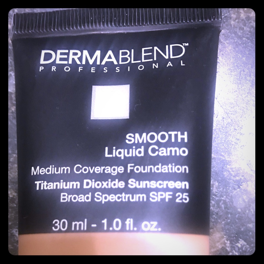 2/20 Dermablend foundation in chai 35W